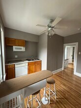 613 Walnut St, Unit 2 in Lemont, IL - Building Photo - Building Photo