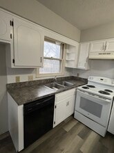 925 Greeley Ave in Salina, KS - Building Photo - Building Photo