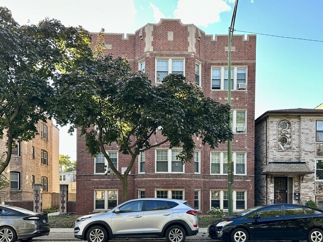 property at 5642 N Kimball Ave