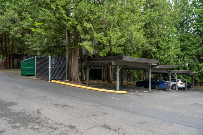 Cedar Ridge Condominium in Redmond, WA - Foto de edificio - Building Photo