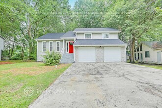 3260 Redona Dr in College Park, GA - Building Photo - Building Photo