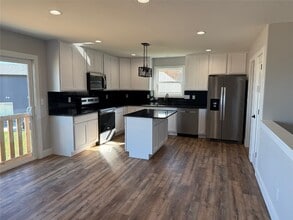 1145 Marathon Dr in Foristell, MO - Building Photo - Building Photo