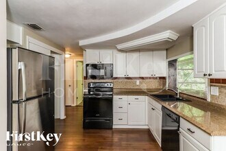 4125 Woodsville Dr in New Port Richey, FL - Building Photo - Building Photo