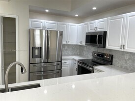 8858 W Flagler St in Miami, FL - Building Photo