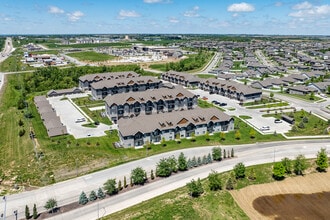 The Creek Apartments in Omaha, NE - Building Photo - Building Photo