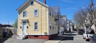 10 Winsor St, Unit 1st floor in Providence, RI - Building Photo