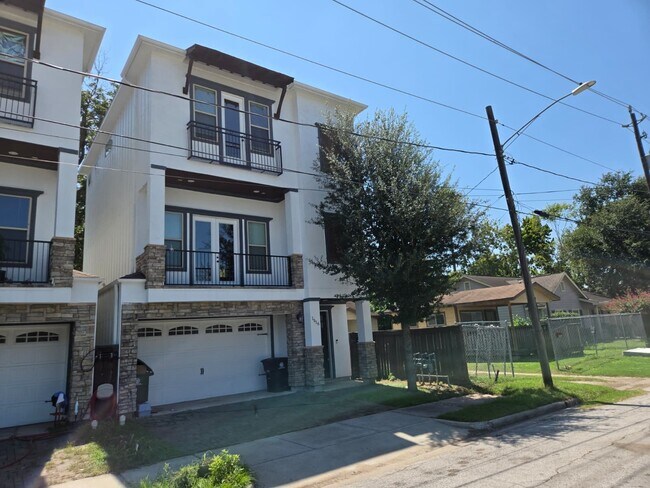 1516 Amundsen St in Houston, TX - Building Photo - Building Photo