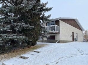 17 Cardinal Ave in Red Deer, AB - Building Photo - Building Photo