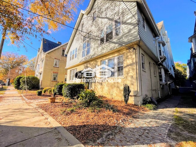 1111 Colley Ave in Norfolk, VA - Foto de edificio - Building Photo