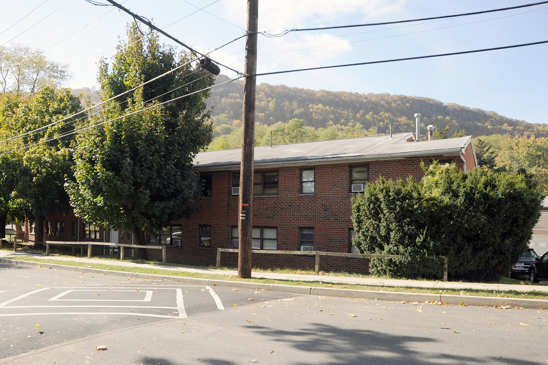 130 West St in Haverstraw, NY - Foto de edificio