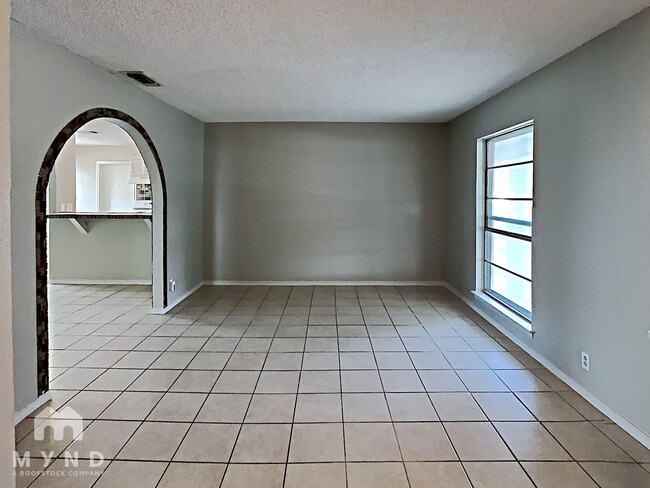 1203 Picardie Dr in San Antonio, TX - Building Photo - Building Photo