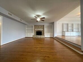 15714 Mill Point Dr in Houston, TX - Building Photo - Building Photo