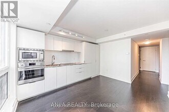 955 Bay St. in Toronto, ON - Building Photo - Building Photo