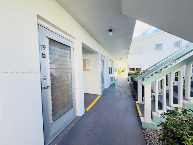 79 Easthampton D in West Palm Beach, FL - Building Photo - Building Photo