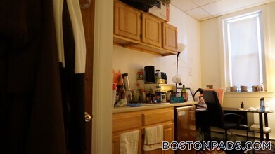 854 Beacon St, Unit 3 in Boston, MA - Foto de edificio - Building Photo