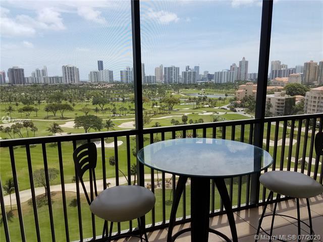 20335 W Country Club Dr, Unit Coronado in Aventura, FL - Foto de edificio