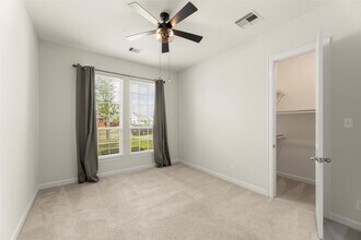 24403 Blairburry Dr in Katy, TX - Building Photo - Building Photo