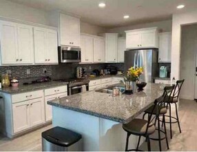 8429 Amber Vly Ln in Elk Grove, CA - Building Photo - Building Photo