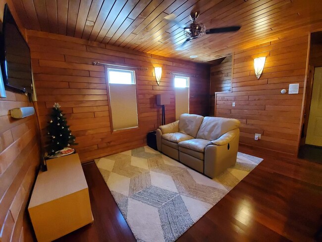 515 2nd St N in St. Cloud, MN - Foto de edificio - Building Photo