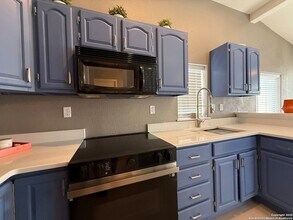 423 W Craig Pl in San Antonio, TX - Building Photo - Building Photo
