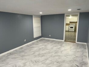 409 N College Dr in Keene, TX - Building Photo - Building Photo