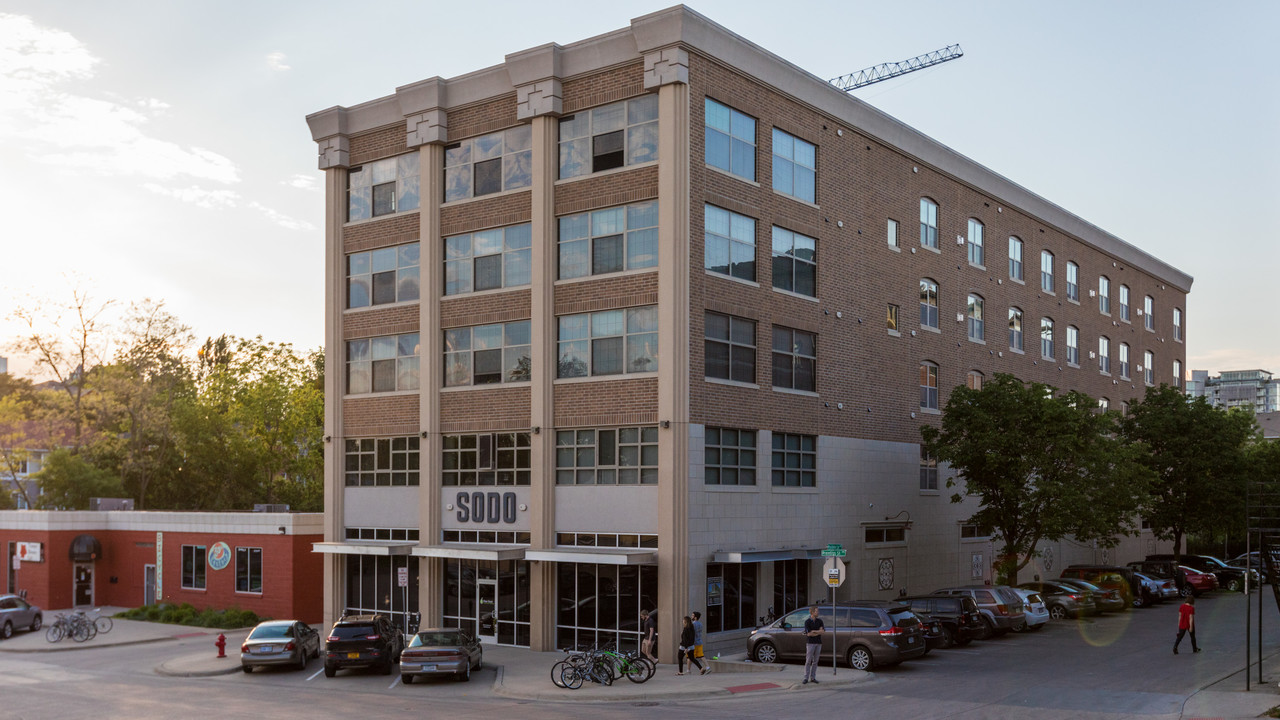 SoDo Flats in Iowa City, IA - Foto de edificio