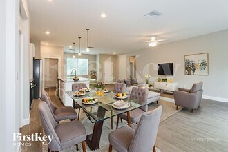 331 Halloran St SE in Palm Bay, FL - Building Photo - Building Photo