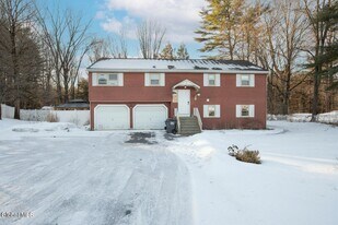 292 Washington St in Saratoga Springs, NY - Building Photo