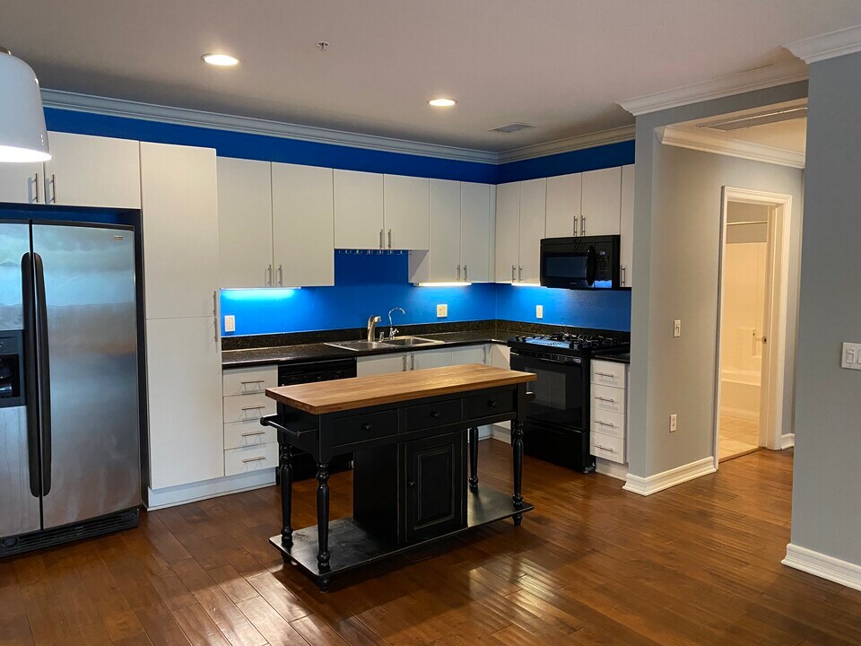 1480 Broadway, Unit 2105 in San Diego, CA - Building Photo