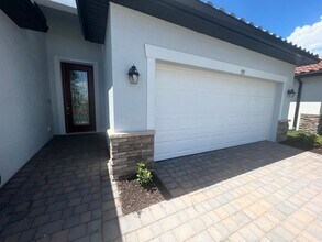 11537 Shady Palm Wy in Ft. Myers, FL - Building Photo - Building Photo