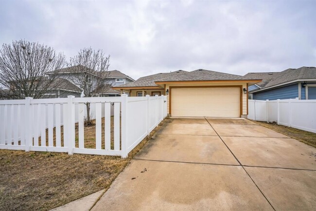 18401 Tallgrass Prairie Dr in Pflugerville, TX - Building Photo - Building Photo