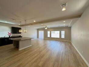 6392 Tamber Bay Rd in Las Vegas, NV - Building Photo - Building Photo