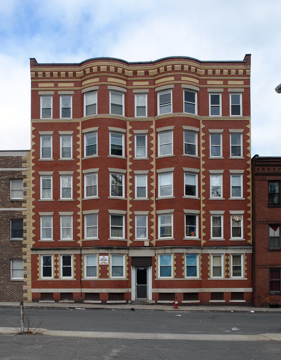 101 Elm St in Holyoke, MA - Foto de edificio