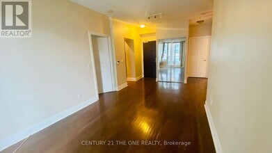35-1735 Balmuto St in Toronto, ON - Building Photo - Building Photo