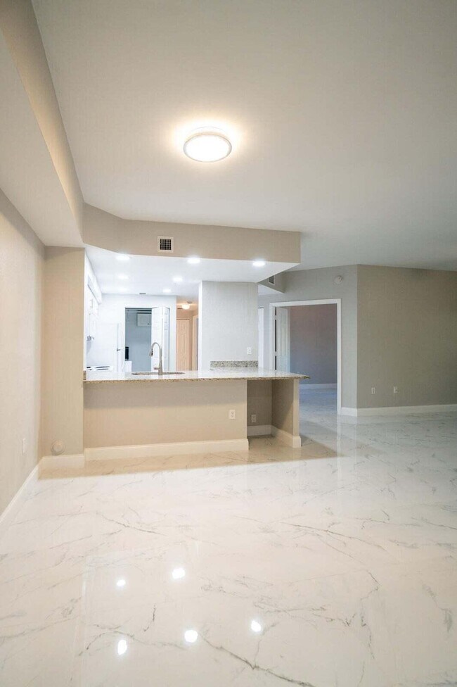 2727 Anzio Ct in Palm Beach Gardens, FL - Foto de edificio - Building Photo