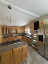 55 Aqua Vitae Rd in Hadley, MA - Building Photo