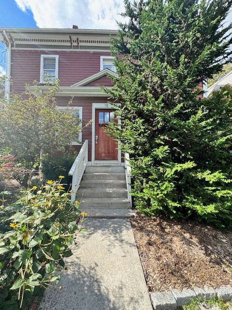 19 Rockview St, Unit 1R in Boston, MA - Building Photo
