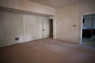 306 1/2-21B McCauley St in Chapel Hill, NC - Building Photo - Building Photo