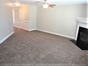 620 Bristlecone Pine Dr in Fuquay Varina, NC - Building Photo - Building Photo