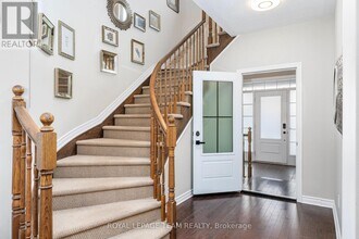 12 Knockaderry Cres in Ottawa, ON - Building Photo - Building Photo