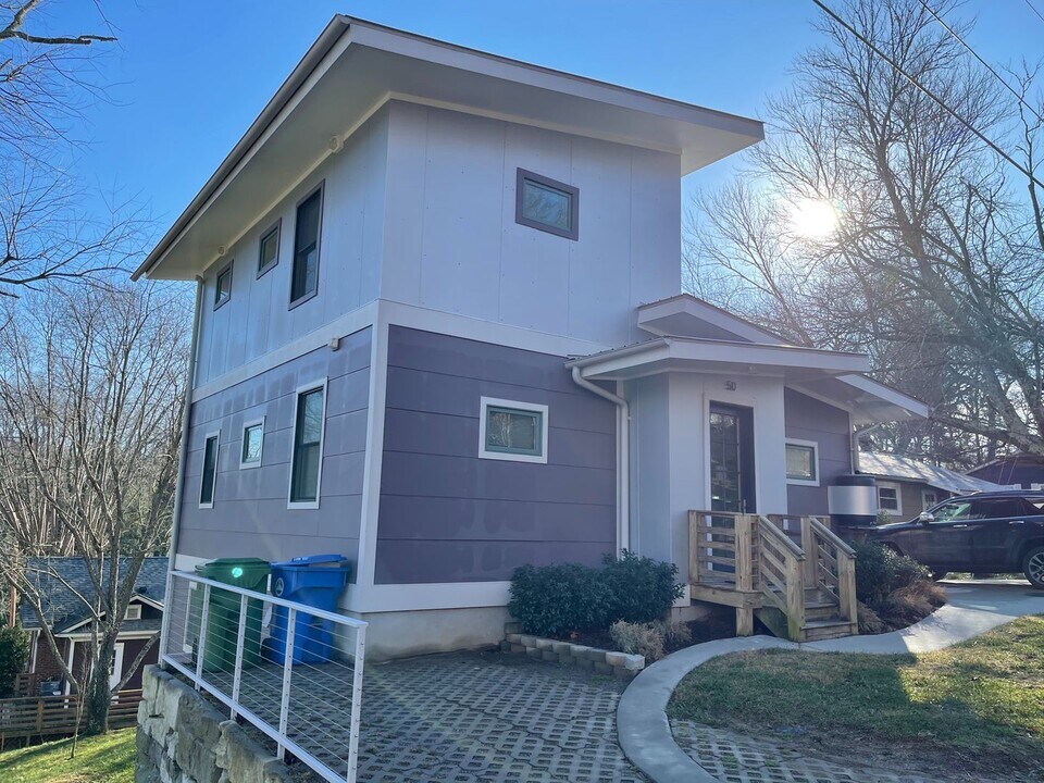 50 Greeley St in Asheville, NC - Building Photo