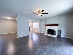 432 Holland Dr in West Sacramento, CA - Building Photo - Building Photo
