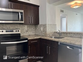 501 SW 1st St in Miami, FL - Building Photo