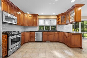 4 Johnson Dr in New Providence, NJ - Building Photo - Building Photo