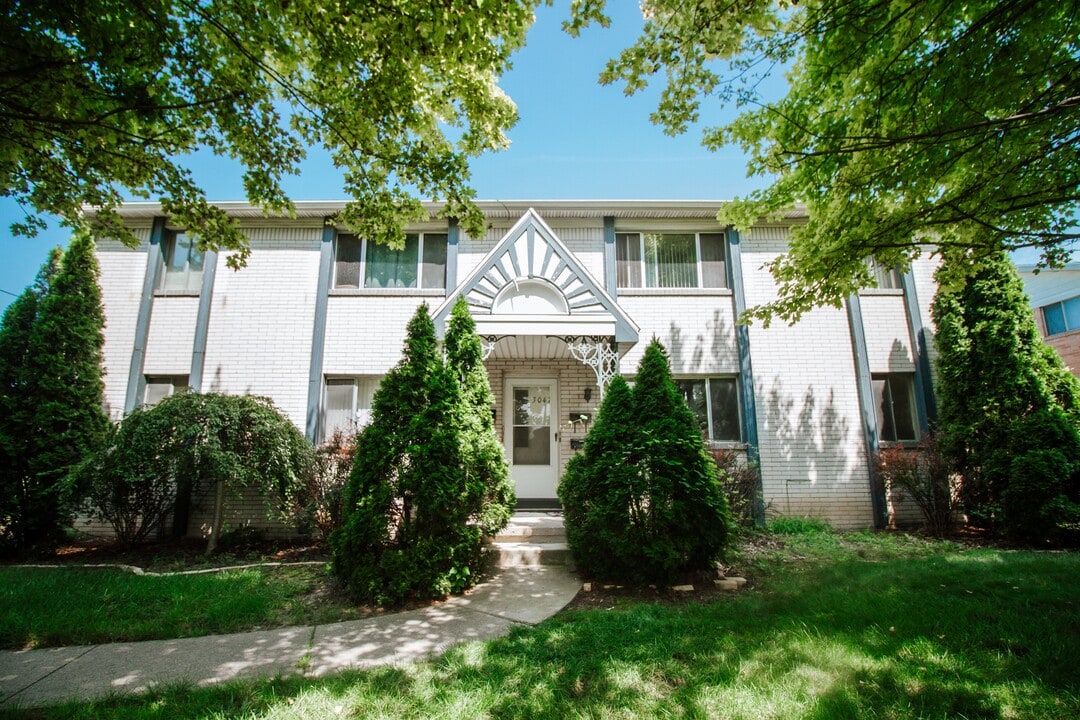 3048 Carskaddon Ave, Unit 3 in Toledo, OH - Foto de edificio