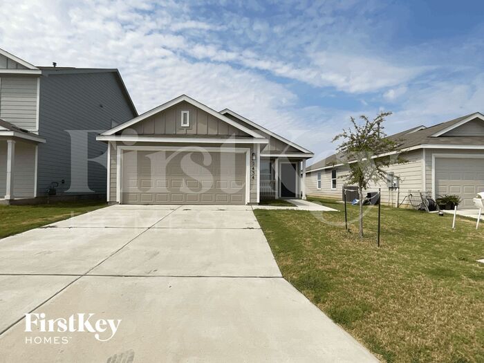 2434 Double Oak Dr in New Braunfels, TX - Building Photo
