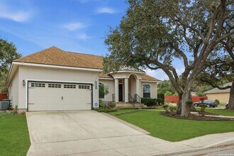 8906 Breanna Oaks in San Antonio, TX - Foto de edificio - Building Photo