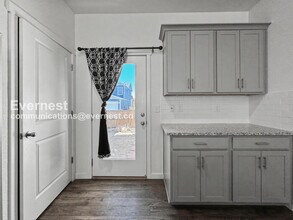 21894 E 9th Pl in Aurora, CO - Foto de edificio - Building Photo