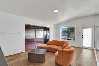 581 NE 175th Terrace in North Miami Beach, FL - Building Photo - Building Photo