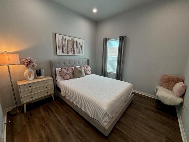 4928 Paradigm Ln in Spring, TX - Foto de edificio - Building Photo